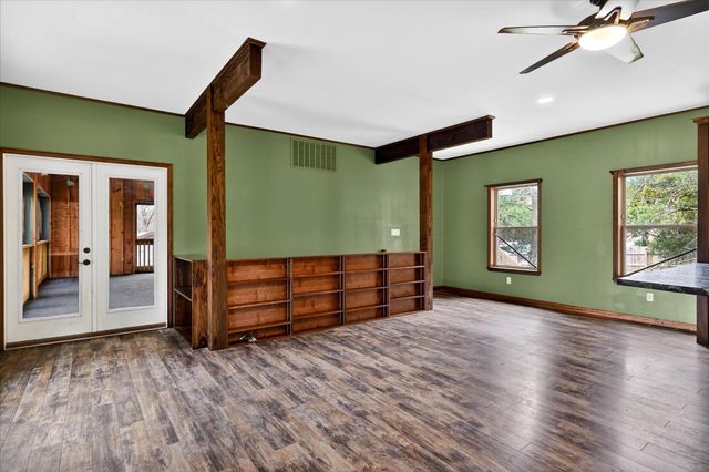 751 S Farm Road 197, Springfield, MO 65809