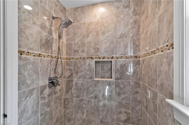 102 Castle LN, Williamsburg, VA 23185