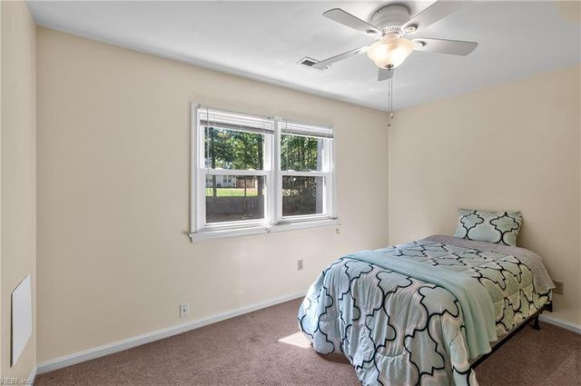 102 Castle LN, Williamsburg, VA 23185