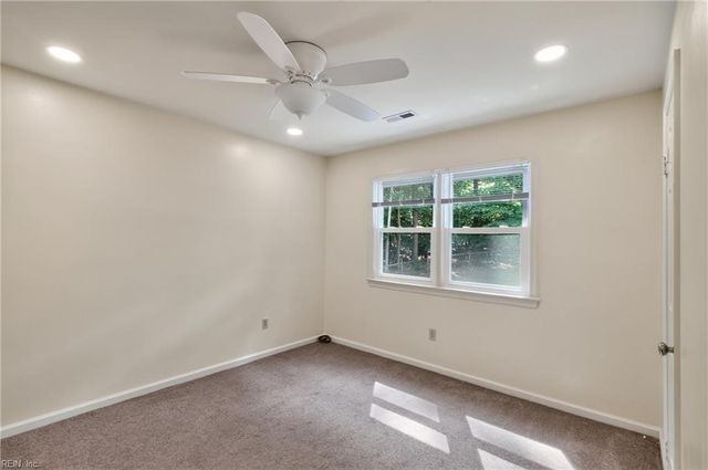 102 Castle LN, Williamsburg, VA 23185