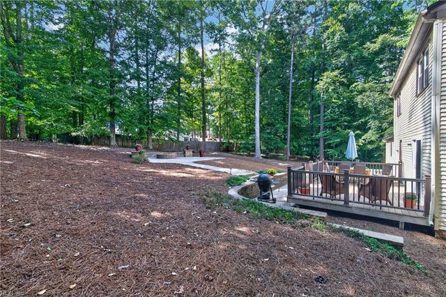 102 Castle LN, Williamsburg, VA 23185