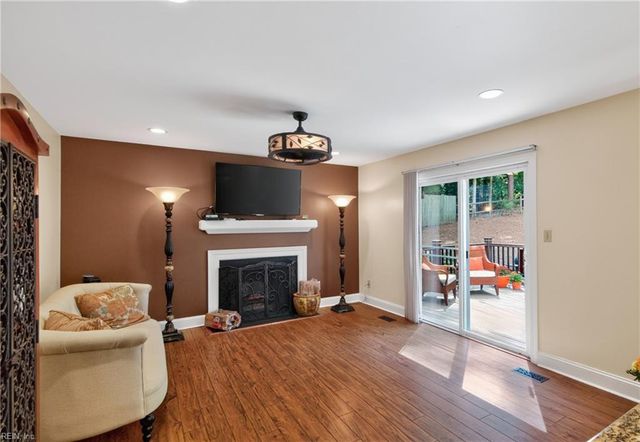 102 Castle LN, Williamsburg, VA 23185