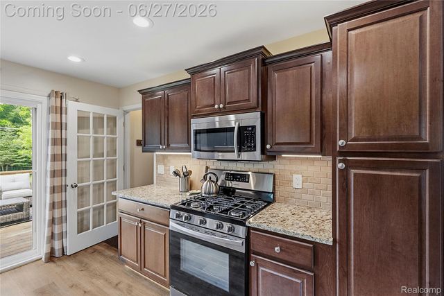 18905 Maplewood Street, Livonia, MI 48152