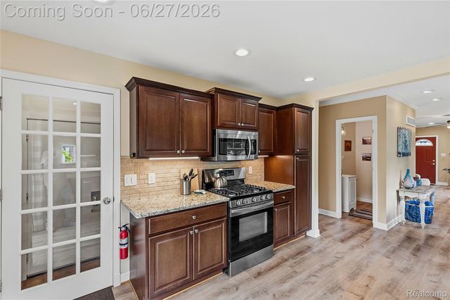 18905 Maplewood Street, Livonia, MI 48152