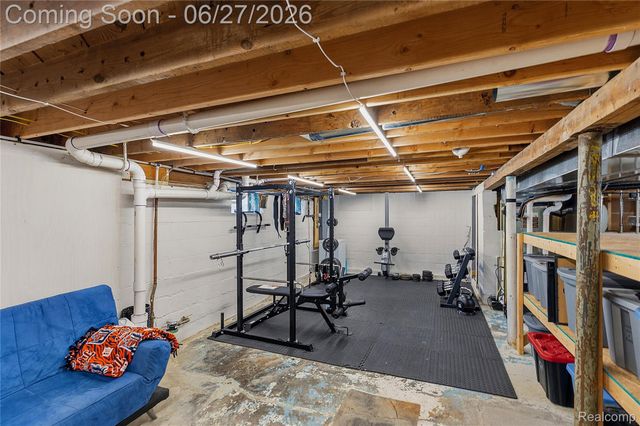 18905 Maplewood Street, Livonia, MI 48152