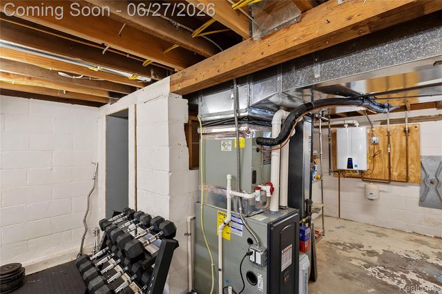 18905 Maplewood Street, Livonia, MI 48152