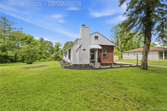 18905 Maplewood Street, Livonia, MI 48152