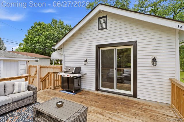 18905 Maplewood Street, Livonia, MI 48152
