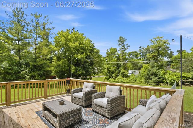 18905 Maplewood Street, Livonia, MI 48152