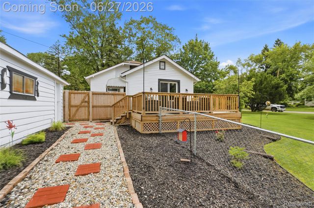18905 Maplewood Street, Livonia, MI 48152