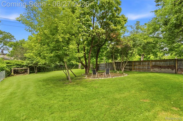 18905 Maplewood Street, Livonia, MI 48152