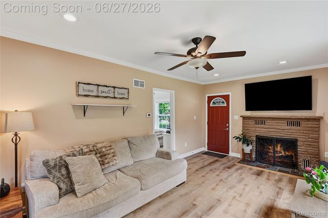 18905 Maplewood Street, Livonia, MI 48152