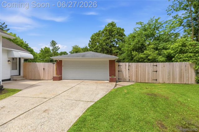 18905 Maplewood Street, Livonia, MI 48152