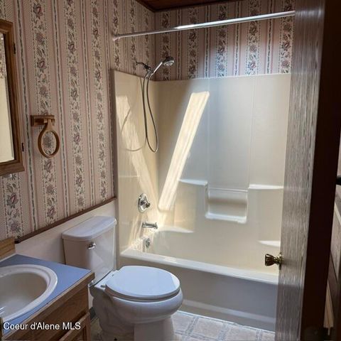 6075 E Bertsch AVE, Athol, ID 83801