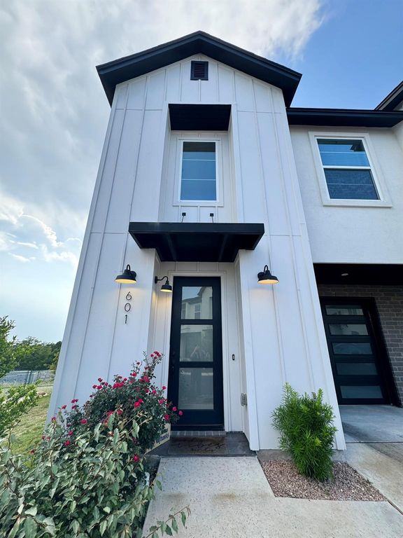 12001 Vista Parke DR 601, Austin, TX 78726