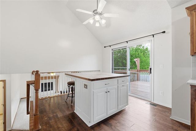 12411 Live Oak Circle, Peculiar, MO 64078