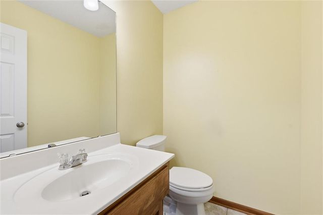 12411 Live Oak Circle, Peculiar, MO 64078