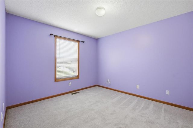 12411 Live Oak Circle, Peculiar, MO 64078