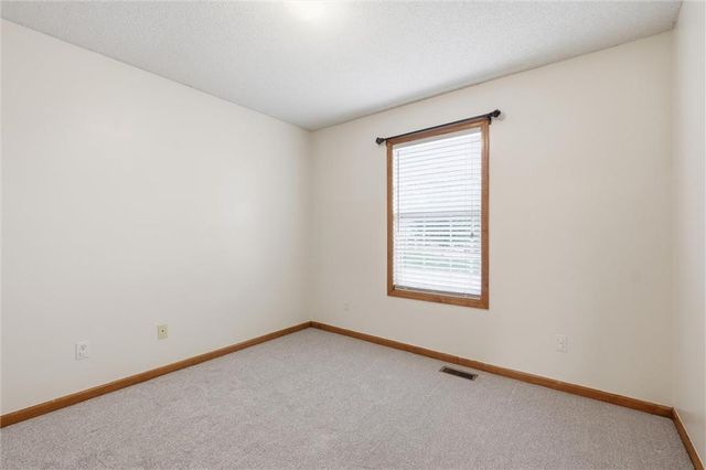 12411 Live Oak Circle, Peculiar, MO 64078