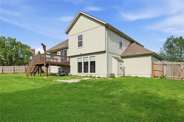 12411 Live Oak Circle, Peculiar, MO 64078
