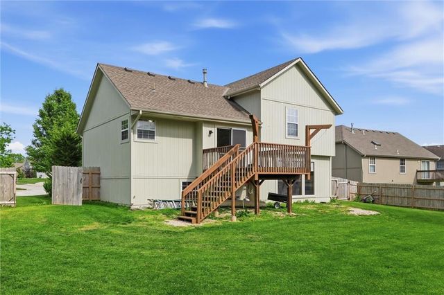 12411 Live Oak Circle, Peculiar, MO 64078