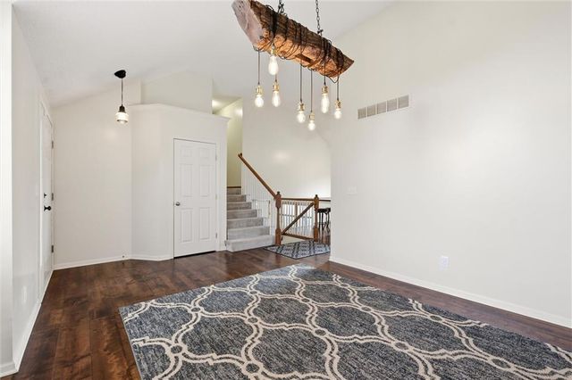 12411 Live Oak Circle, Peculiar, MO 64078
