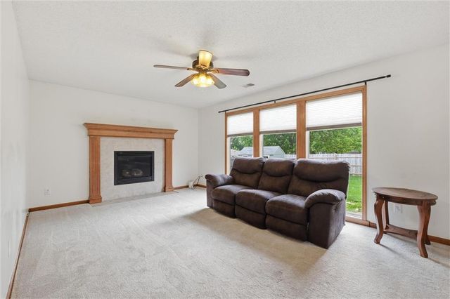 12411 Live Oak Circle, Peculiar, MO 64078