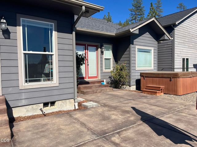 158 Rockingham Circle, Eagle Point, OR 97524