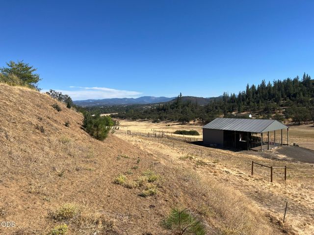 158 Rockingham Circle, Eagle Point, OR 97524