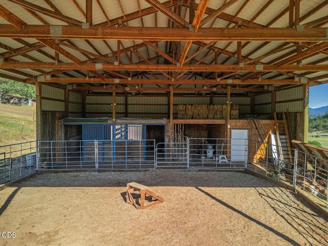 158 Rockingham Circle, Eagle Point, OR 97524
