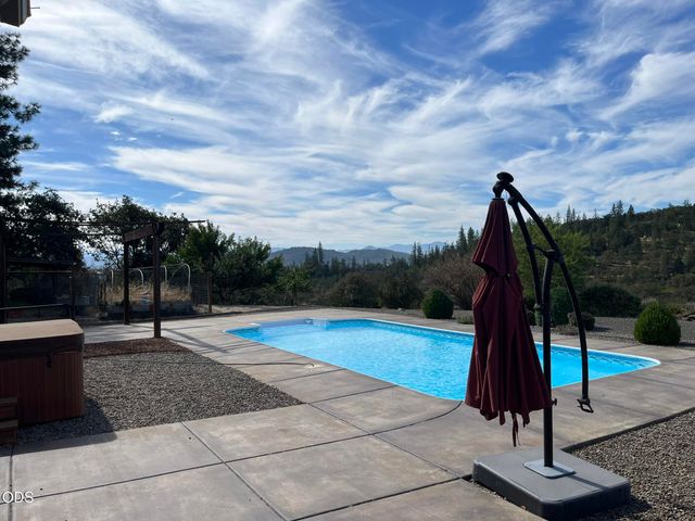 158 Rockingham Circle, Eagle Point, OR 97524