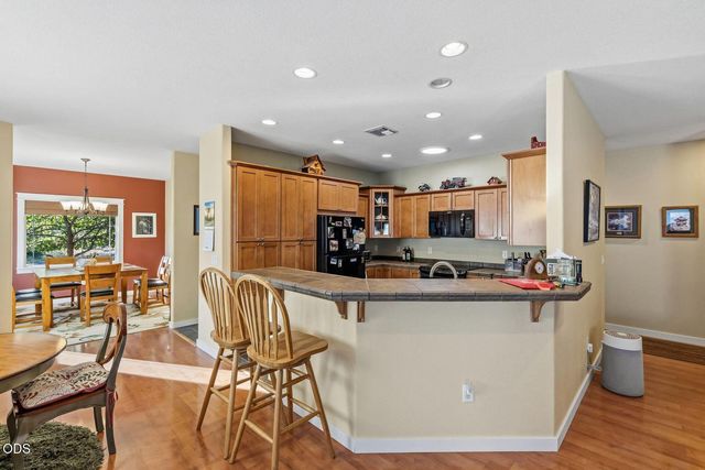 158 Rockingham Circle, Eagle Point, OR 97524