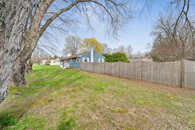 4 Lafayette Drive, Jericho, VT 05465