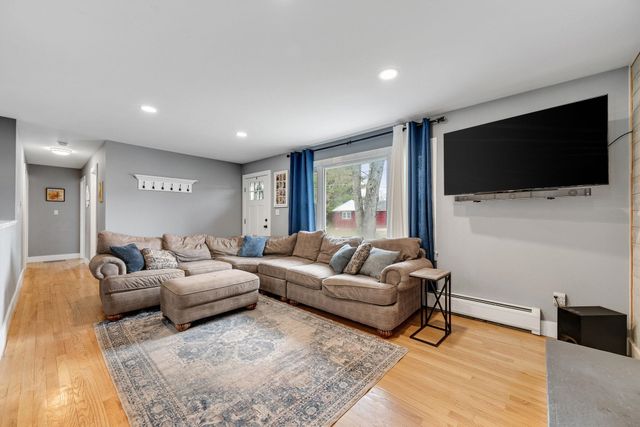 4 Lafayette Drive, Jericho, VT 05465