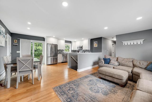 4 Lafayette Drive, Jericho, VT 05465
