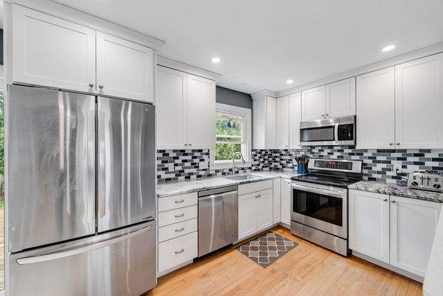 4 Lafayette Drive, Jericho, VT 05465