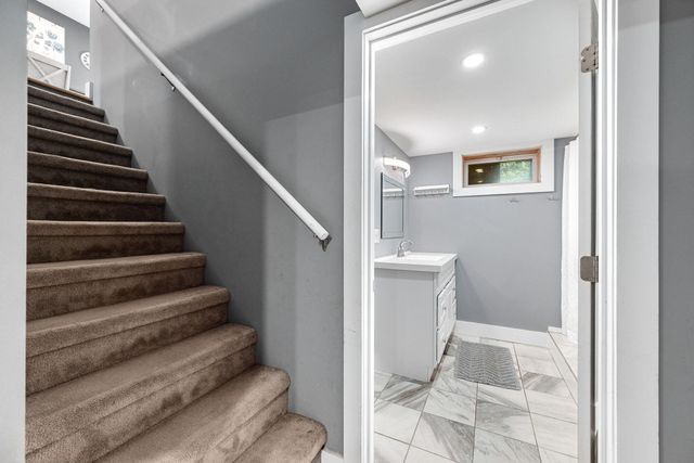 4 Lafayette Drive, Jericho, VT 05465
