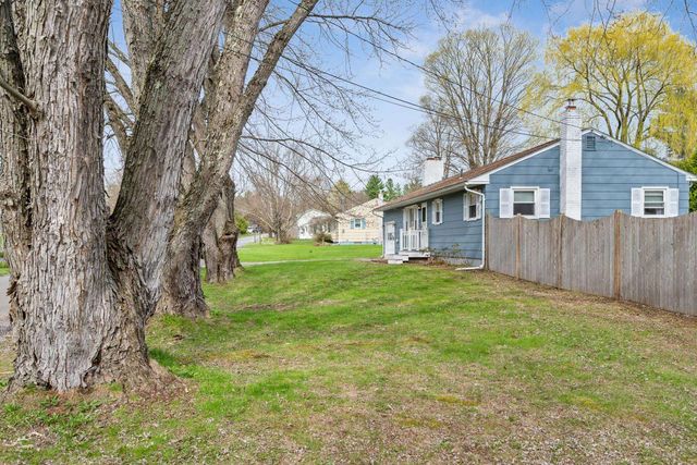 4 Lafayette Drive, Jericho, VT 05465