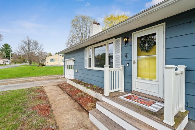 4 Lafayette Drive, Jericho, VT 05465