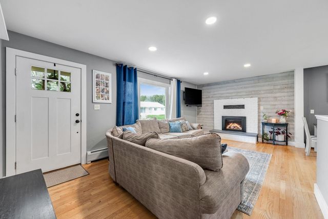 4 Lafayette Drive, Jericho, VT 05465