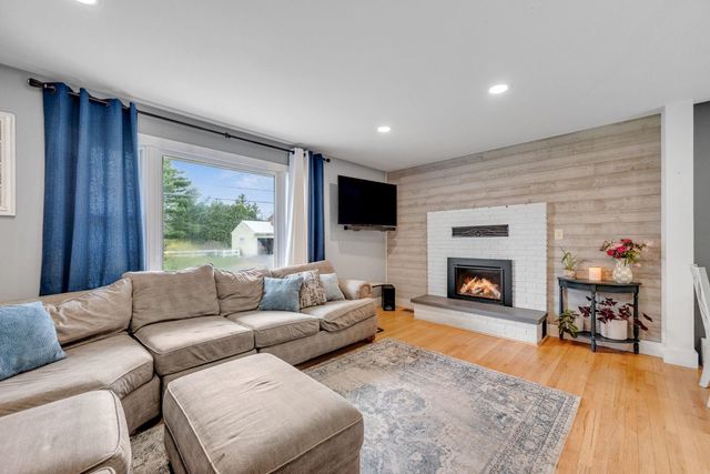 4 Lafayette Drive, Jericho, VT 05465