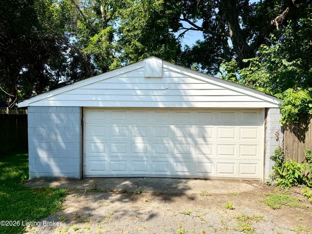 1104 Barret Ave, Louisville, KY 40204