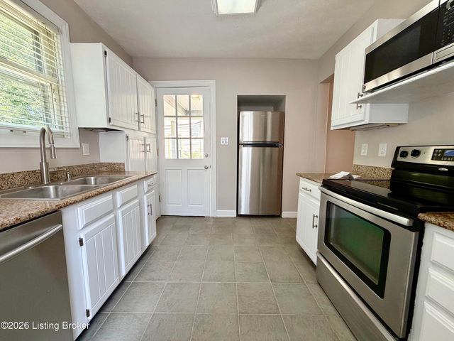 1104 Barret Ave, Louisville, KY 40204