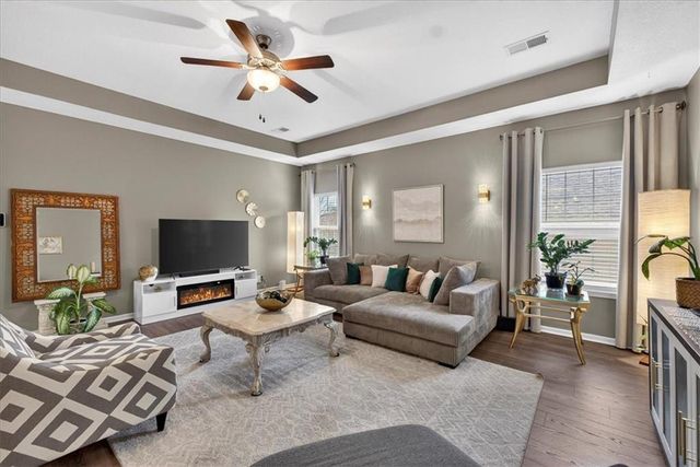 12709 E 48th Street S, Independence, MO 64055