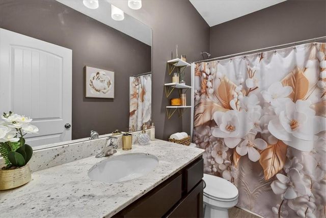 12709 E 48th Street S, Independence, MO 64055