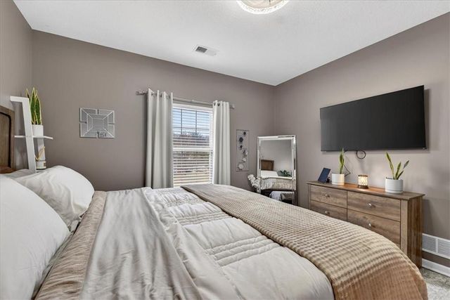 12709 E 48th Street S, Independence, MO 64055