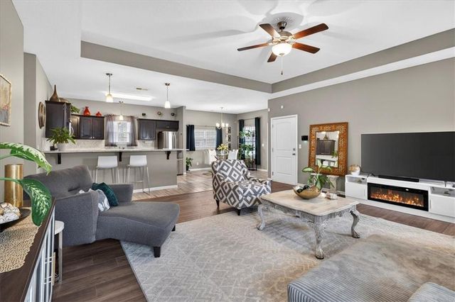 12709 E 48th Street S, Independence, MO 64055