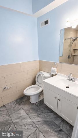 5240 E ROOSEVELT BLVD, Philadelphia, PA 19124