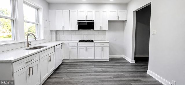 5240 E ROOSEVELT BLVD, Philadelphia, PA 19124