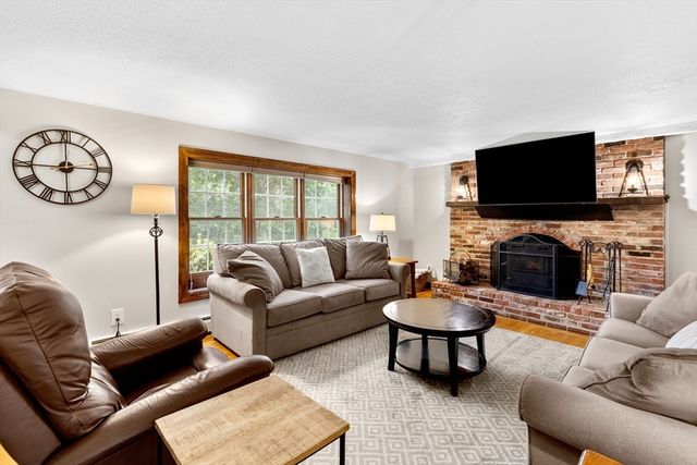 31 Cooke Road, Plymouth, MA 02360